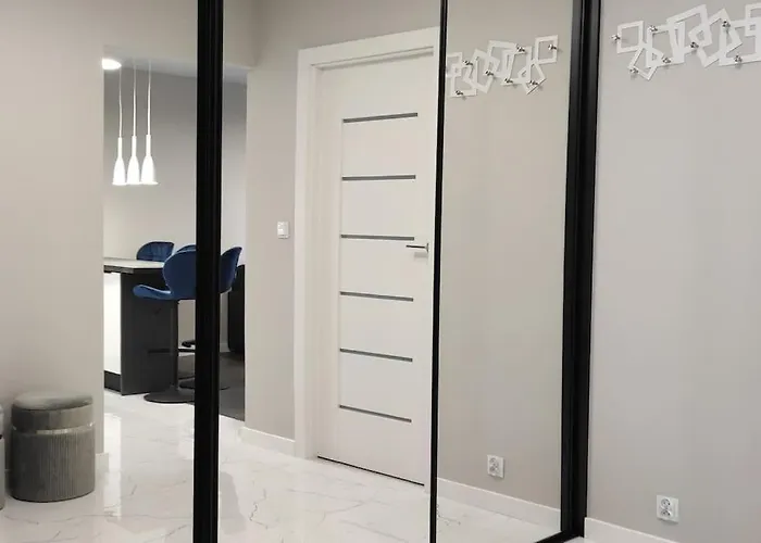 Nowoczesny Apartament W Poblizu Centrum